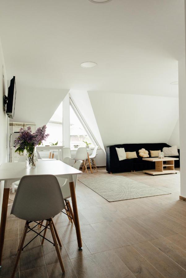 Autentic Adorabil Apartment Albestii Paminteni Luaran gambar