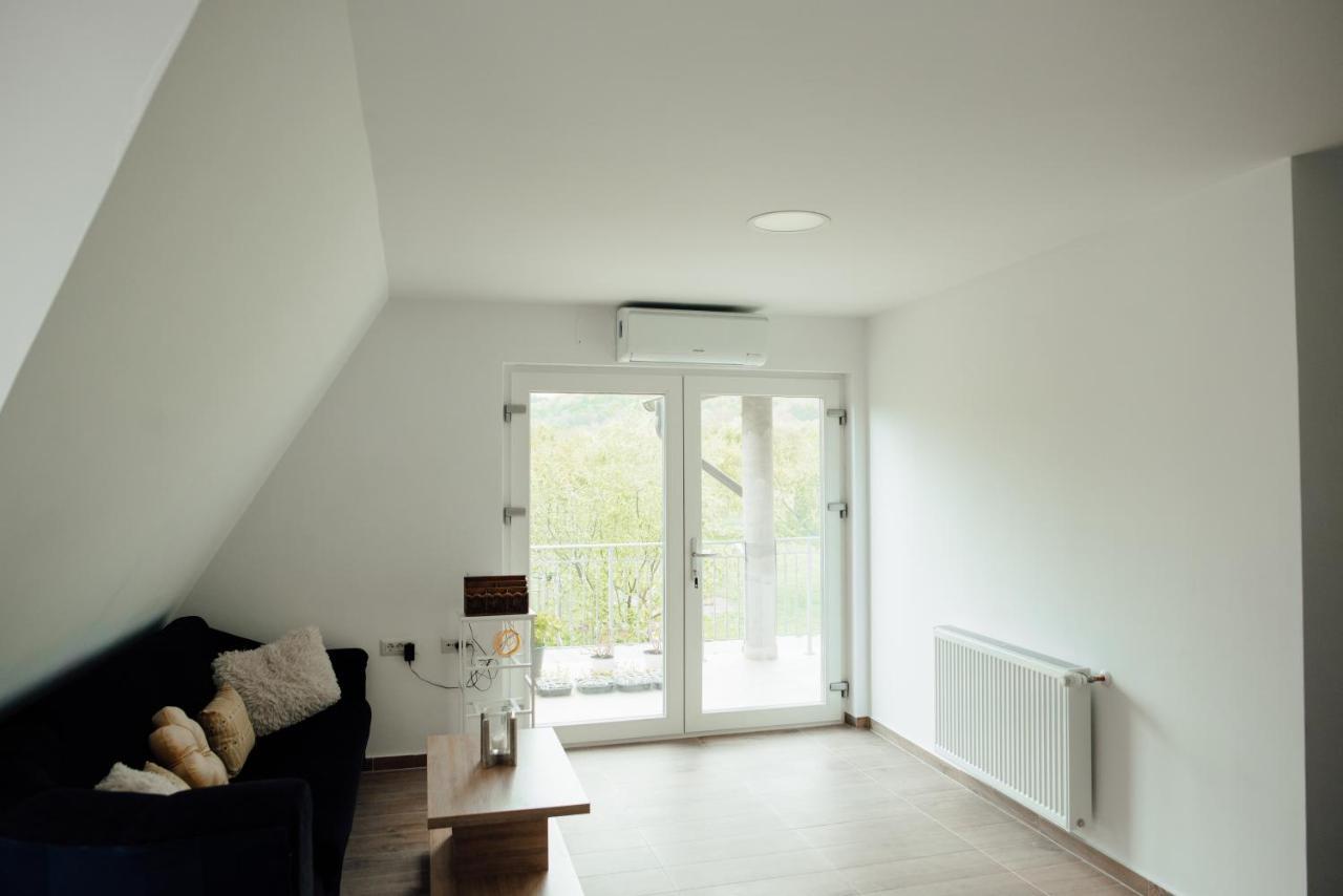 Autentic Adorabil Apartment Albestii Paminteni Luaran gambar