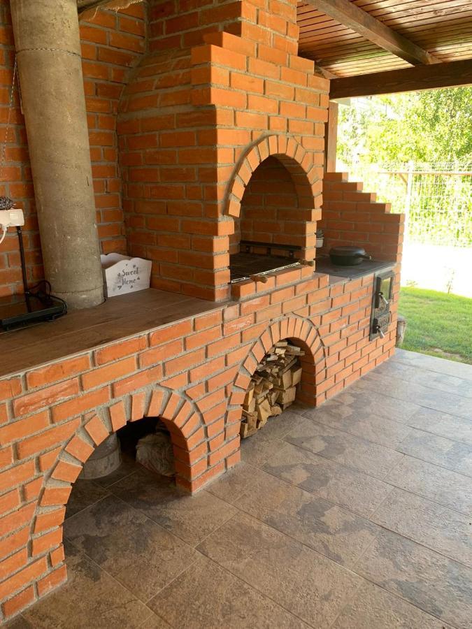 Autentic Adorabil Apartment Albestii Paminteni Luaran gambar