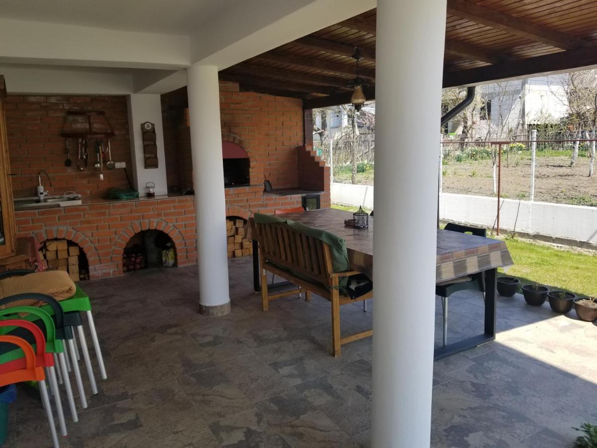 Autentic Adorabil Apartment Albestii Paminteni Luaran gambar